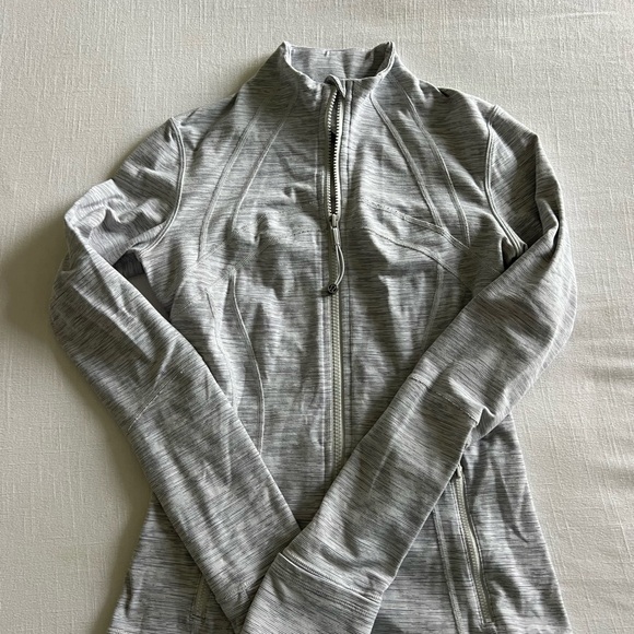 Lululemon Define Jacket Nulu Light Gray Rare - Discontinued size 4 Zip Up - Picture 2 of 6